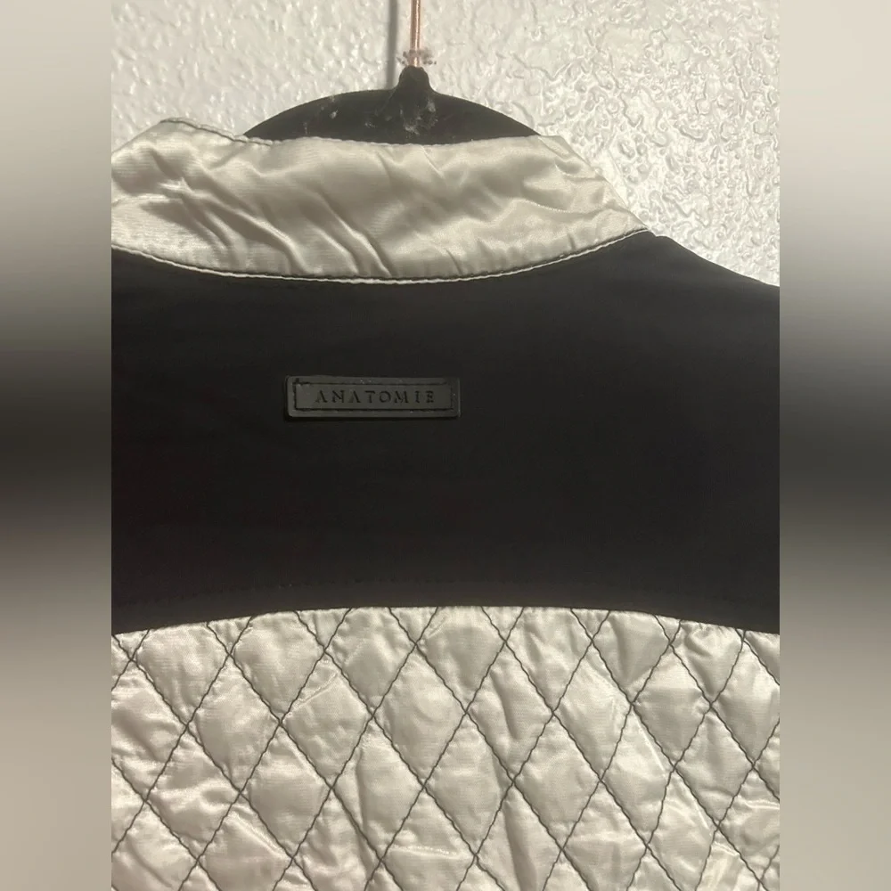 Anatomie Silver/Black Lightweight
Quilted Jacket. - Picture 5 of 8